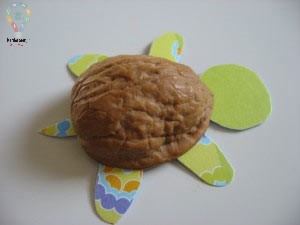 کاردستی با پوست گردو