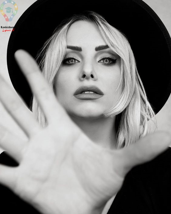 مدل از زیباترین ژست عکاسی دخترانه با کلاه