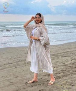 ژست عکاسی کنار دریا