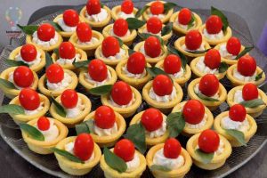 تزئین نون و پنیر و سبزی برای سفره افطار