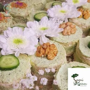 تزئین نون و پنیر و سبزی برای سفره افطار