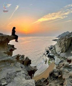 ژست عکاسی کنار دریا دخترانه