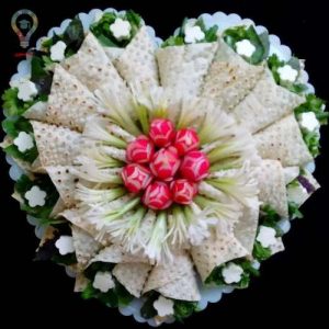 تزئین نون و پنیر و سبزی برای سفره افطار