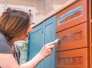 آموزش نقاشی کابینت آشپزخانه | ترفند رنگ آمیزی