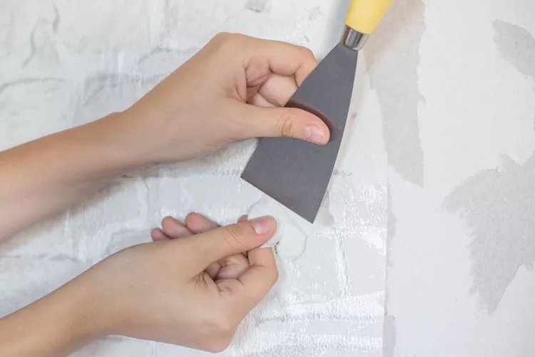 نحوه جدا کردن چسب کاغذ دیواری