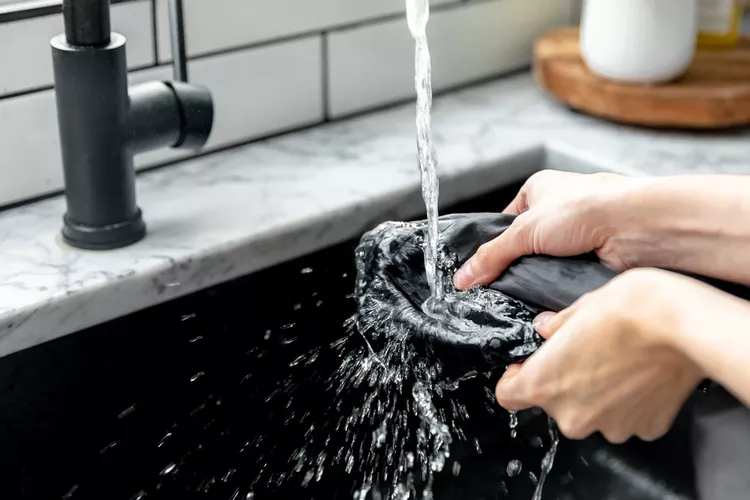 چگونه از کت چرم مراقبت کنیم؟