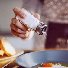 ۹ راهکار کاربردی برای گرفتن شوری غذا