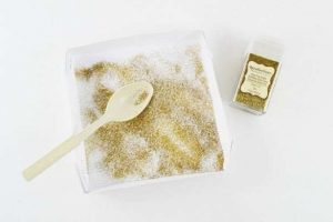 نحوه ساخت جا شمعی گلیتری جذاب برای سال نو و مهمانی!
