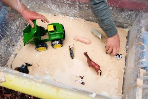 آزمایش و بازی حسی با موضوع مزرعه