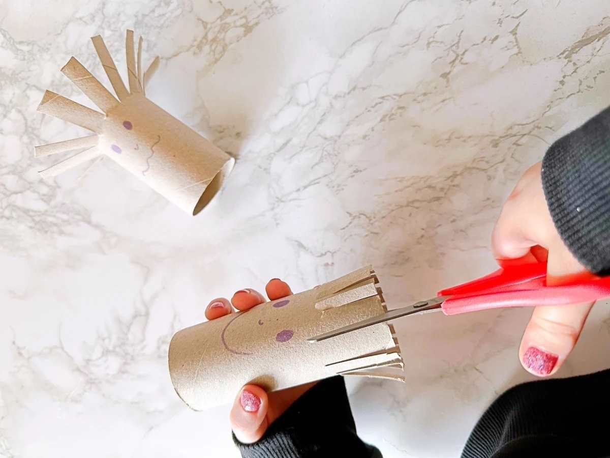 راهنمای توسعه مهارت‌های قیچی در کودکان پیش‌دبستانی