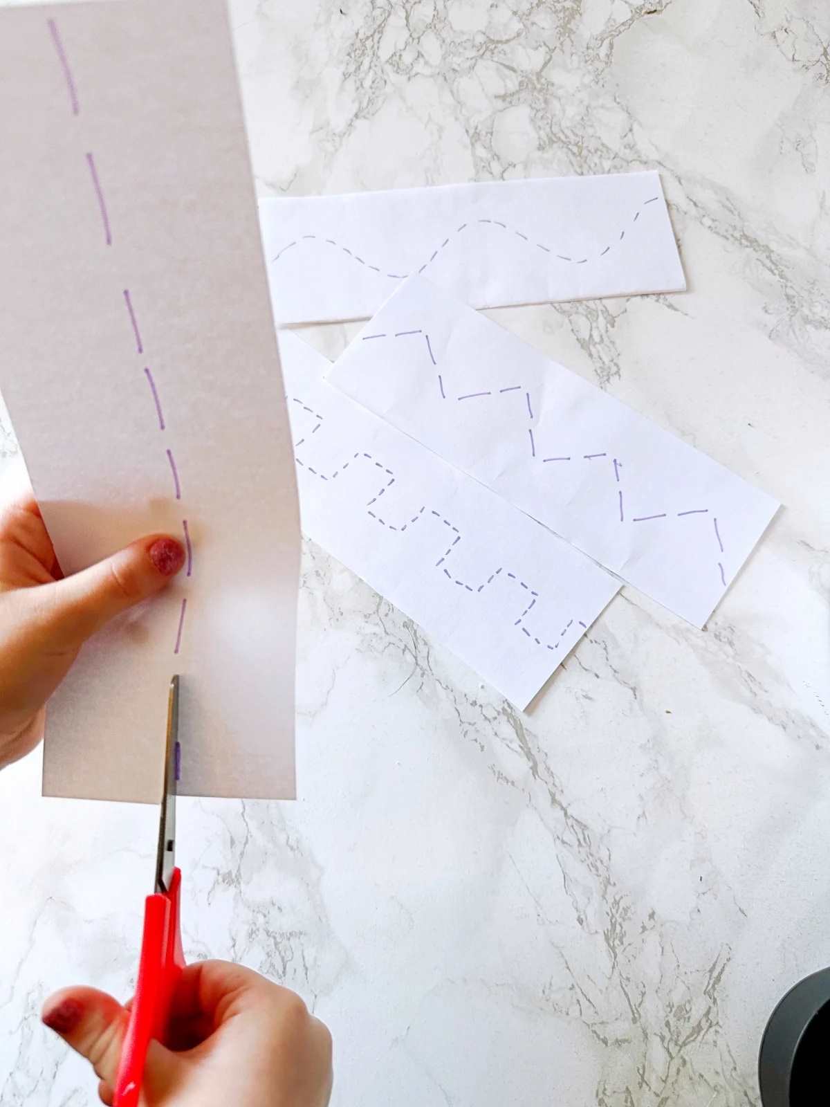 خطوط کاغذ را دنبال کنید