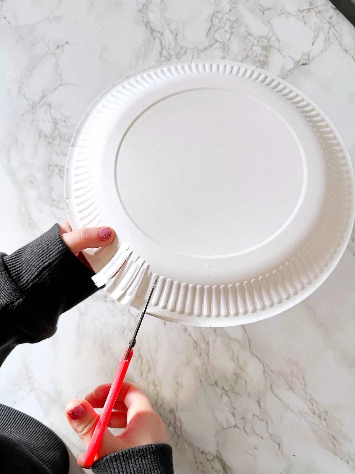 حاشیه بشقاب کاغذی