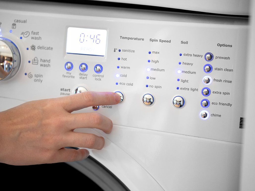 6. قسمتهای مختلف ماشین لباسشویی را تمیز کنید!