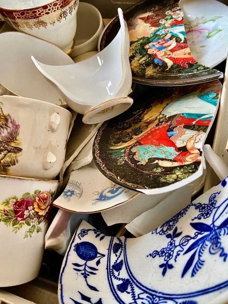 10 وسیله‌ای که باید از راهرو یا ورودی خانه‌تان دور بریزید!