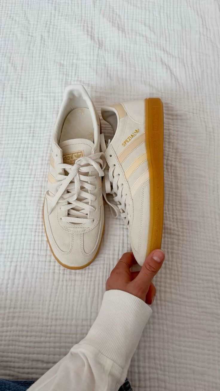 10 وسیله‌ای که باید از راهرو یا ورودی خانه‌تان دور بریزید!