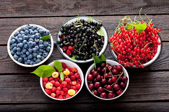 آیا موهای سالم‌تری می‌خواهید؟ غذاهای توصیه‌شده توسط متخصصان تغذیه!