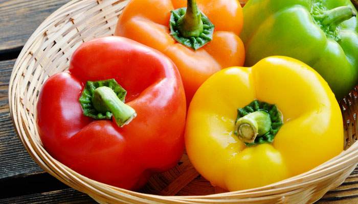 آیا موهای سالم‌تری می‌خواهید؟ غذاهای توصیه‌شده توسط متخصصان تغذیه!